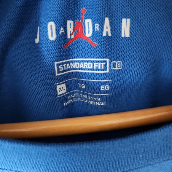 Vintage Jordan Flight Shirt - Picture 3 of 4